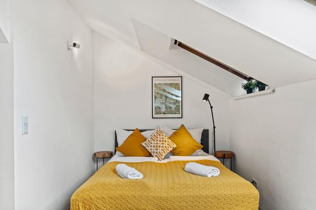 Apartment Spacious Next To Shopping Mall With Balcony Wien